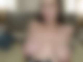 Live cam show with MeloeLili - Green Eyes on Cam Slut