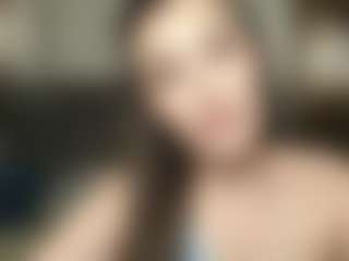 Live cam show with MeloeLili - Average on AdultVida.com