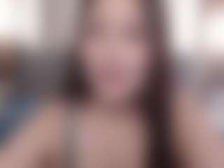Spettacolo in cam dal vivo con MeloeLili - Huge Tits su Camsoda