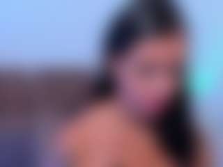 Live cam show with Emmatorrees - Average on Camsoda