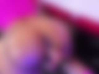 Live cam show with SusanCouper - Curvy MILF on CamClone