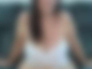 Live cam show with BustyHousewife - Gamer MILF on Camversity