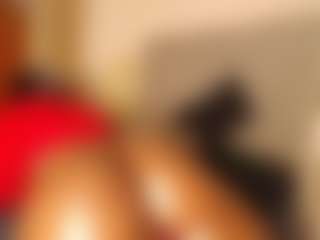 Live cam show with sxxymelanin - Fingers on CamClone