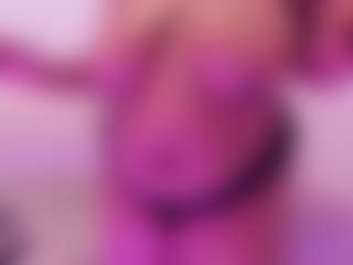 Live cam show with Aida-Tovar - New BBW on CamClone
