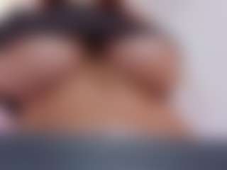 Live cam show with LUNA CHERRY - Foot Fetish on 1on1-livenow