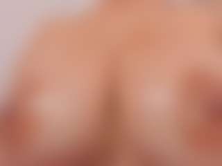 LUNA CHERRY's Live Sex Cam Show