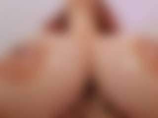 LUNA CHERRY's Live Sex Cam Show