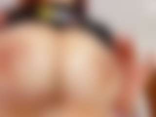 LUNA CHERRY's Live Sex Cam Show