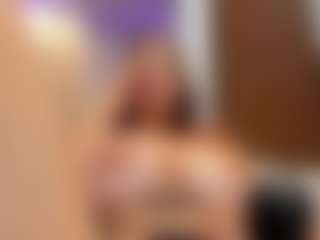LUNA CHERRY's Live Sex Cam Show