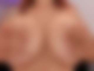 LUNA CHERRY's Live Sex Cam Show