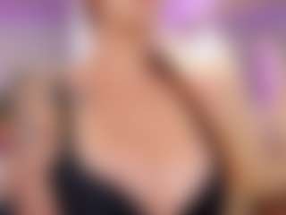LUNA CHERRY's Live Sex Cam Show