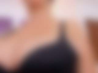 LUNA CHERRY's Live Sex Cam Show