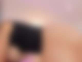 LUNA CHERRY's Live Sex Cam Show