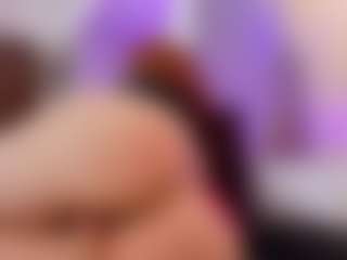 LUNA CHERRY's Live Sex Cam Show