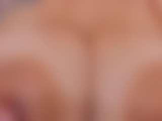 LUNA CHERRY's Live Sex Cam Show
