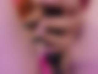 Live-camshow met LUNA CHERRY - Red Hair Shaved Pussy op Camsoda