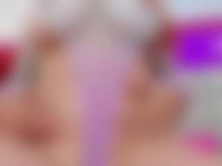 LUNA CHERRY's Live Sex Cam Show