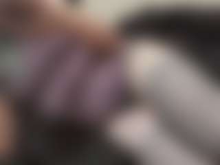 Live cam show with BigenderMaiden - Average on TeamSkeetLive