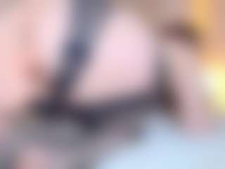 Live cam show with EdaBonne - Living Room on Camsoda