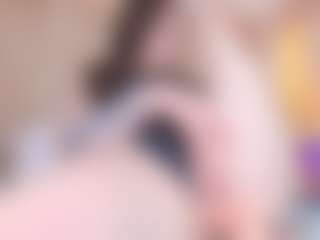 Live cam show with EdaBonne - Living Room on Camsoda