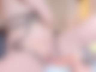 Live cam show with EdaBonne - Living Room on Camsoda