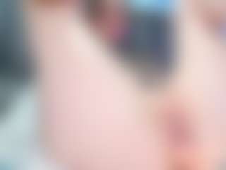 Live cam show with EdaBonne - Living Room on CamSextacy