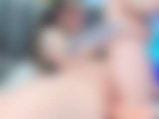Live cam show with EdaBonne - Living Room on thefappeningchat.com