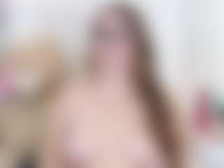 Emily-hilton11's Live Sex Cam Show