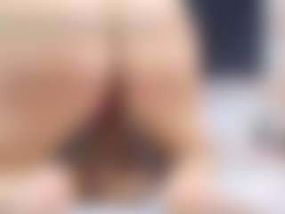Live cam show with Marcela-Toca - Average on SpunkLive