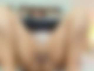 Rachele-x's Live Sex Cam Show
