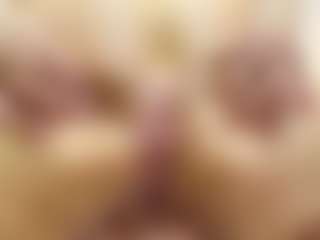 Live cam show with Rachele-x - Middle Aged on AdultVida.com
