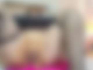 Rachele-x's Live Sex Cam Show