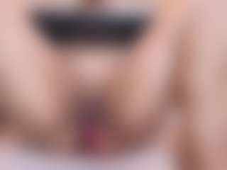 Rachele-x's Live Sex Cam Show