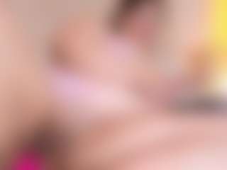 Rachele-x MILF webcam performer live streaming