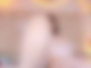 Rachele-x MILF webcam performer live streaming