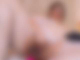 Live cam show with Rachele-x - Mature on livesuperchat.net