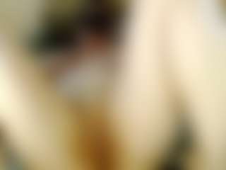 Live cam show with SquirtyMayaGold - Green Eyes on Gym Cam Girls