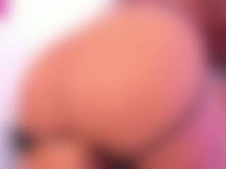 Live cam show with Sofia - Ebony Petite on camwithhim.com