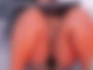 Live cam show with Sofia - Squirt on WildCum