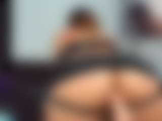 AIDAWILLIAM's Live Sex Cam Show