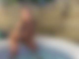 backitupwrennd's Live Sex Cam Show