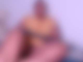Hanna-passion MILF webcam performer live streaming