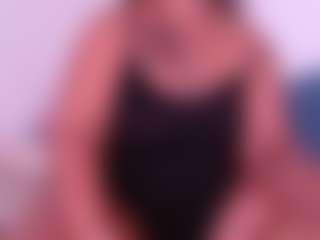 Live cam show with Hanna-passion - Bedroom MILF on LiveSexCams6