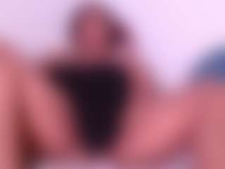 Live cam show with Hanna-passion - Bedroom MILF on Camsoda.co