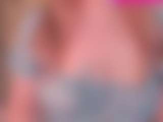 Live cam show with kira-m - Green Eyes on studioflirtlive.com