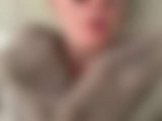 naughty-rosie MILF webcam performer live streaming
