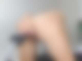 Live cam show with bibijolie - Blonde Hair on Gym Cam Girls
