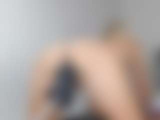 Live cam show with bibijolie - Bedroom on Streamer API
