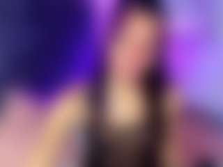 Live cam show with MiikaelaOrtiz - Smoking on madthumbs