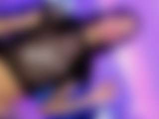 Live cam show with Rue - Average on slutload